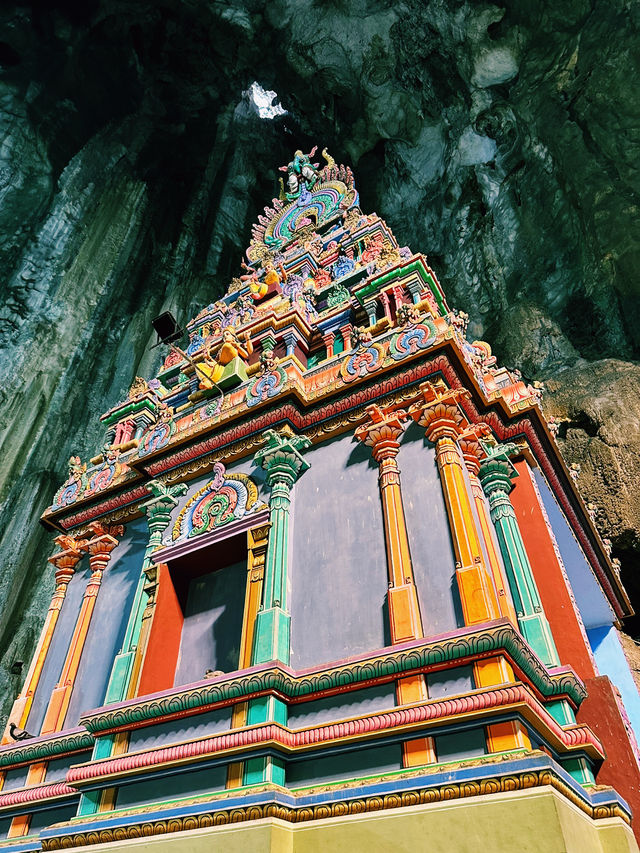 Batu Caves: A Feast for the Senses ⛰️