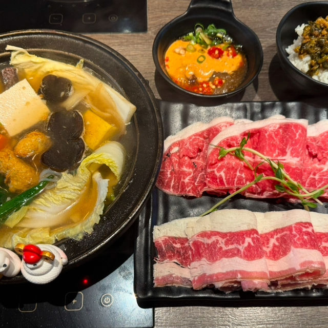 三多路上（湯師傅）鍋物.食材新鮮.麻辣瓜子醬非吃不可
