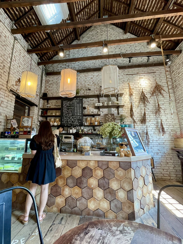 Formula B Cafe 📍Luang prabang 🇱🇦Lao