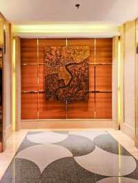 The Shanghai Marriott Marquis Hotel City Centre, easily accessible, luxury yet comfortable. 