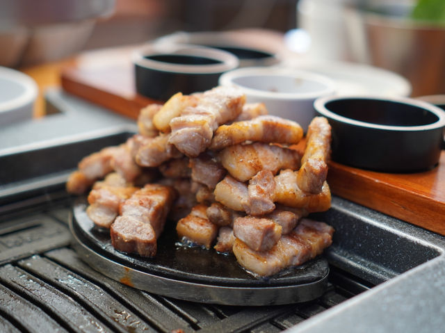 기차역 컨셉의 맛있는 군산 고기집
