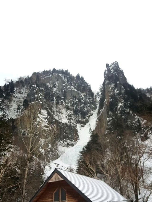 冬季來北海道層雲峽看看壯觀的銀河瀑布吧