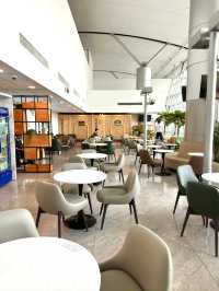 ベトナム　ベトナム観光　タンソンニャット空港のJasmine  Business loungeで快適に過ごす！