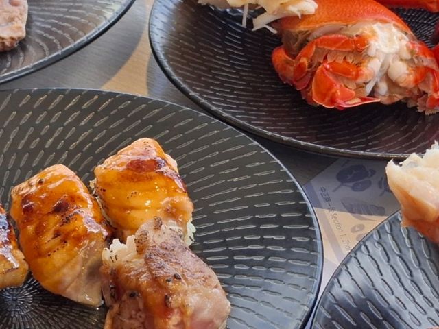 ✨ 將捷金鬱金香酒店 河畔餐廳，結合 松葉蟹🦀、干貝🪸、現煎牛排🥩 與壯麗的山河海景，給你一場超值美味的無限饗宴！