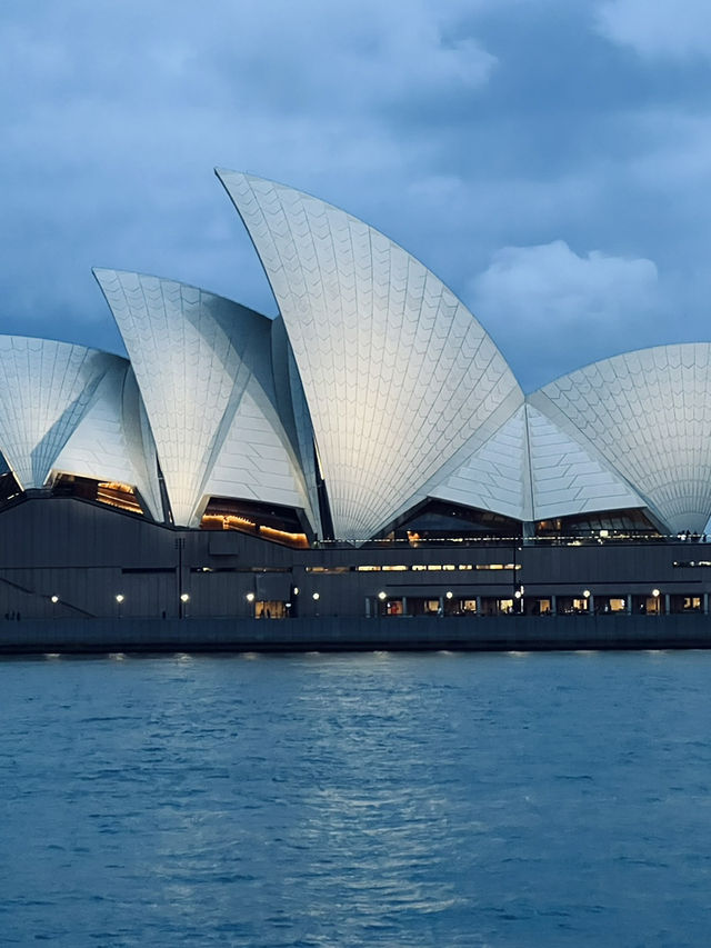 Sydney: Where Urban Energy Meets Coastal Serenity