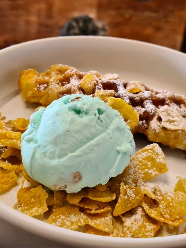 บ้านไอติมก้นโอ่ง Icecream&Cat Cafe หัวหิน