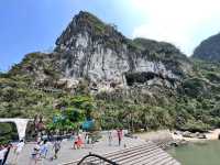 Spring Breezes, Hang Sửng Sốt Is a Whole Vibe