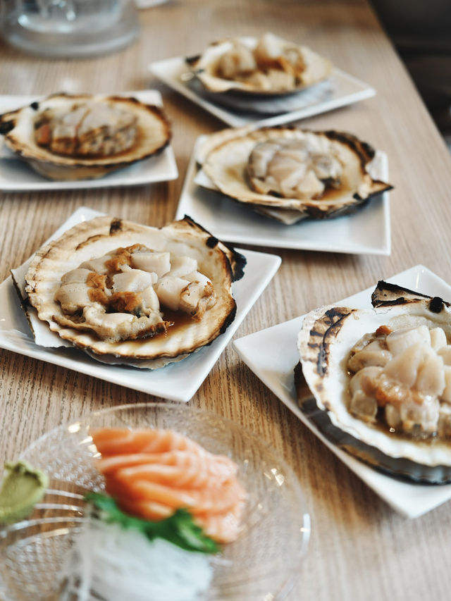 🦪登别美食必吃｜温泉市场 Onsen Ichiba：满载超值海鲜丼与炭烤扇贝！