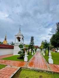 Discover Tranquility at Wat Phra Borommathat Sawi