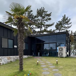 Dolmare690: An Ocean View Café at Dolmeori Beach