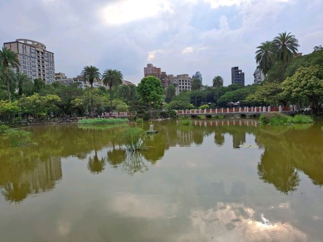 Visit the historic Sun Yat-sen Memorial Hall in Taipei, Taiwan