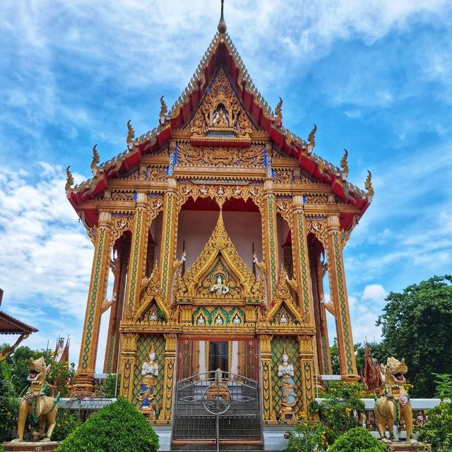 สักการะหลวงพ่อพุทธวิหารและหลวงปู่เผือก