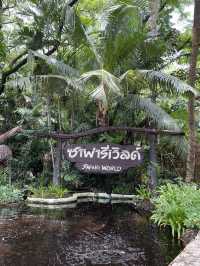Wildlife experience in Safari World Bangkok