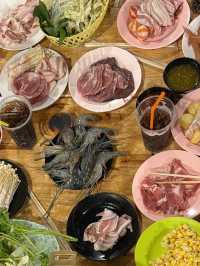 บุฟเฟ่หมูกระทะ ดาดดีย์ สกลนคร
