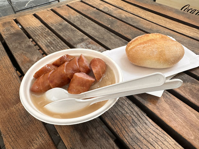 🌍【リュブリャナ名物の軽食店 🇸🇮】KLOBASARNA