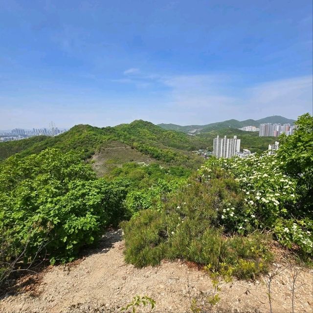 Climbing Wonjeoksan Peak