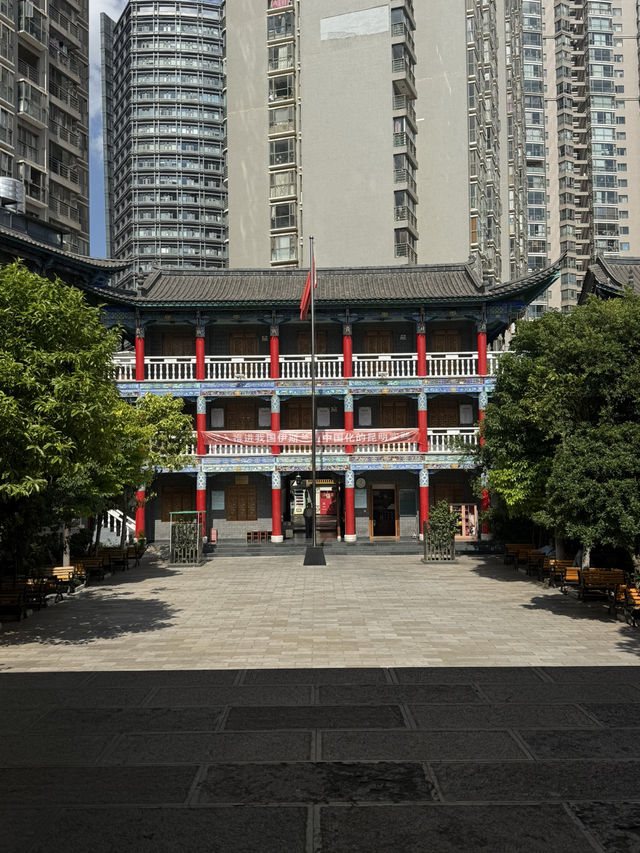 Beautiful and Underrated Gem in china