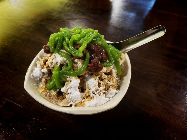 Eastern Wishes: Bold Nanyang-Thai Flavours in Bayan Baru