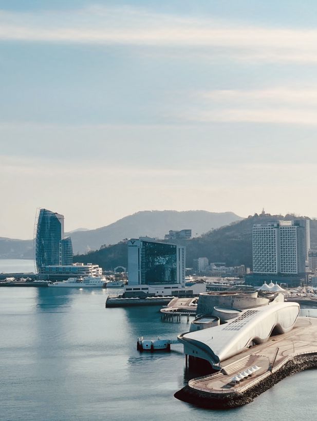 Sky Tower: Yeosu's Industrial Phoenix, Offering Unparalleled Cityscapes