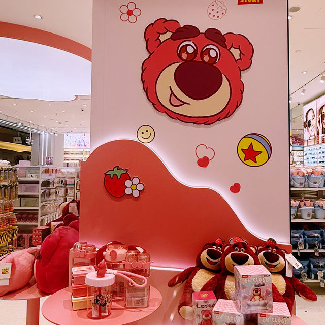 MINISO Magic in Toppen: Disney, Sanrio & So much Crayon Shinchan! 