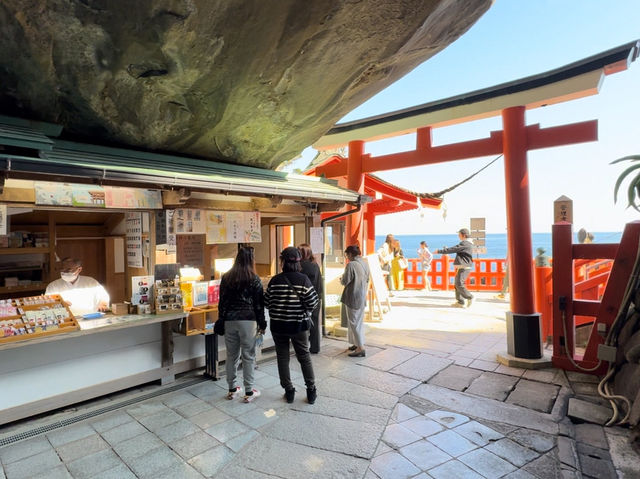 🌊 Udo Jingu – A Serene Cliffside Shrine by the Sea