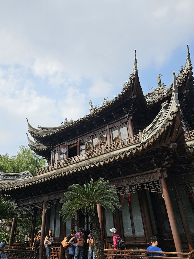 The Ultimate Yu Garden Day Experience: Shanghai's Historic Heart