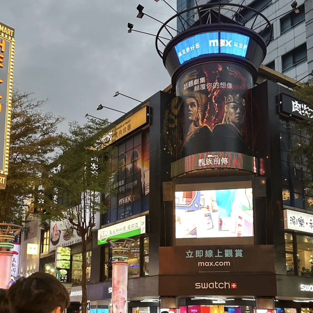 值得回憶的地方 💕 台北旅遊夜晚逛街好去處 ! 台北西門町