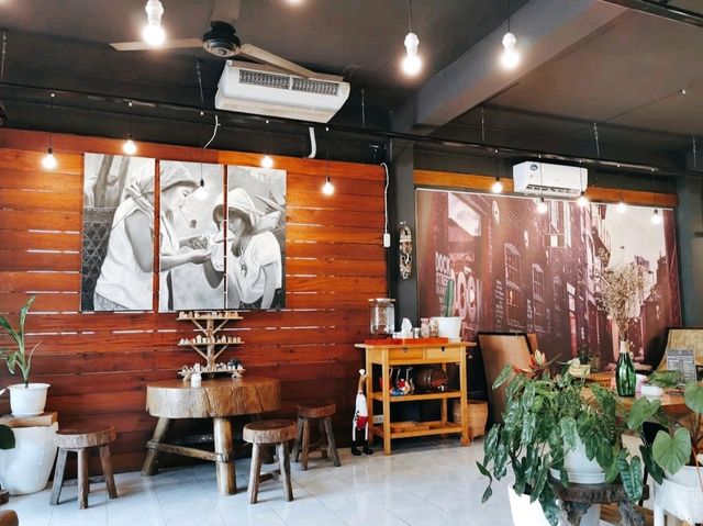 ☕ : HERE COFFEE AND EATERY คาเฟ่เกาะสมุย