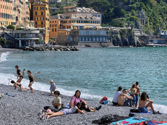 Camogli: My Colorful Coastal Dream Near Milan! 🇮🇹🌈🌊