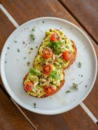 Grow High: Island Breakfast Spot