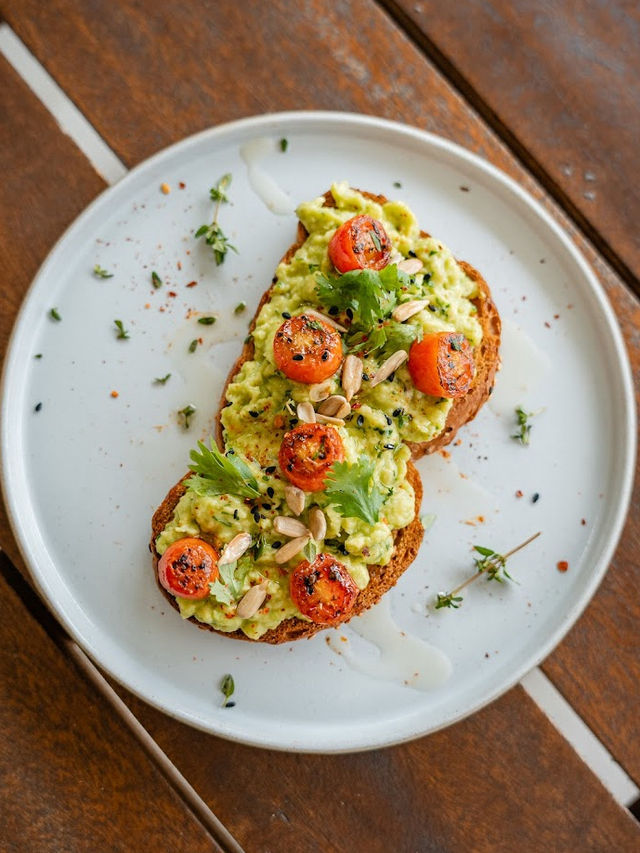 Grow High: Island Breakfast Spot