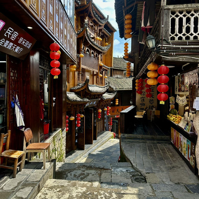 Tangible History and Natural Beauty in Furong Town 🌿