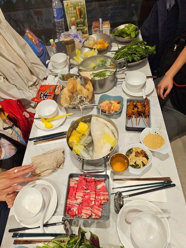 泰式火鍋，熟食飲品超豐富