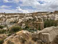 【Göreme Townscape／ギョレメ街並み｜洞窟群とティ・タウンが織りなす“地平線のパッチワーク”】