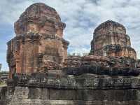 มนต์เสน่ห์ขอมโบราณกลางทุ่งอีสานใต้
