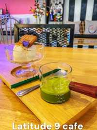 Latitude 9 Cafe Samui: คาเฟ่บรรยากาศอบอุ่น สวยงาม