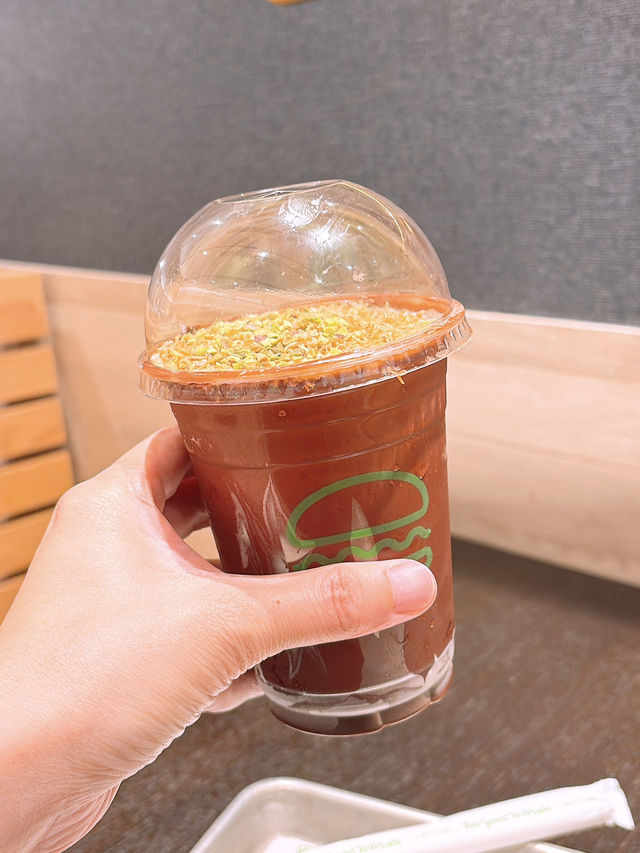 Shake Shack 杜拜朱古力開心果奶昔‼️超好飲🔥
