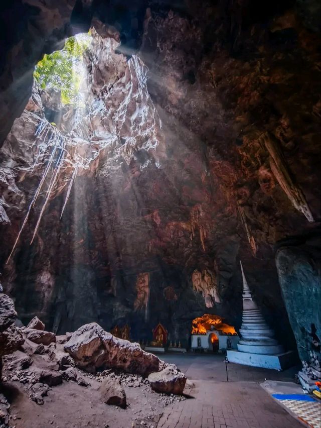 ถ้ำเขาหลวง เพชรบุรี