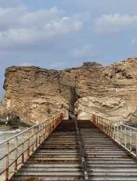 Cleopatra’s Lie-Lit Spring: Where Pharaohs Never Bathed (But your Sunscreen Oil Does)