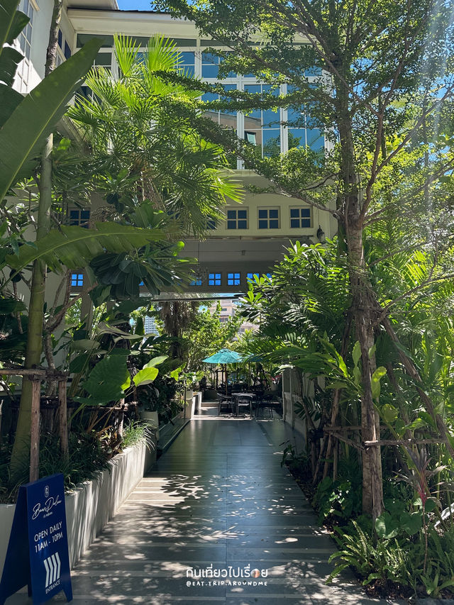 คาเฟ่ในบ้านสไตล์โคโลเนียล