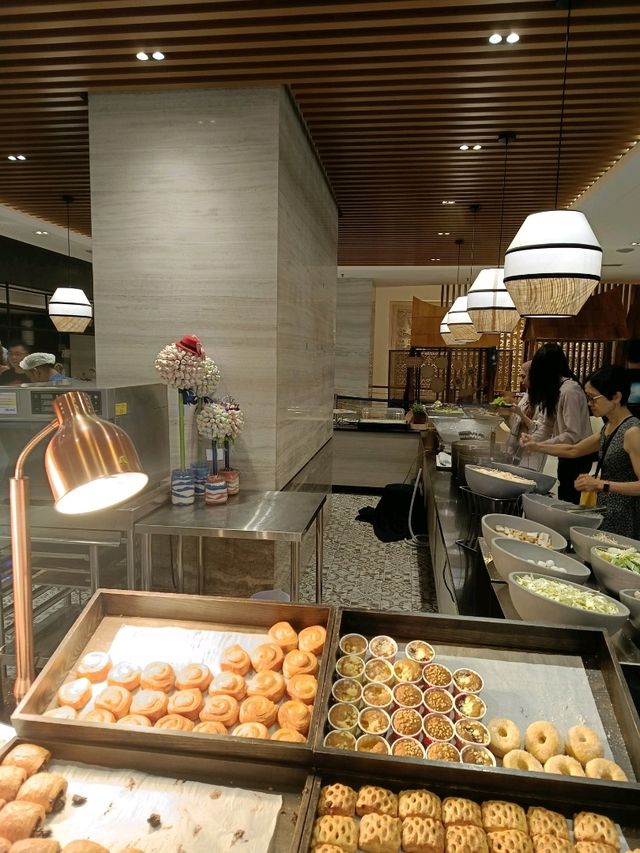A fine provider of breakfast buffet in Bukit Bintang - Asian Pot at Royal Signature Hotel.