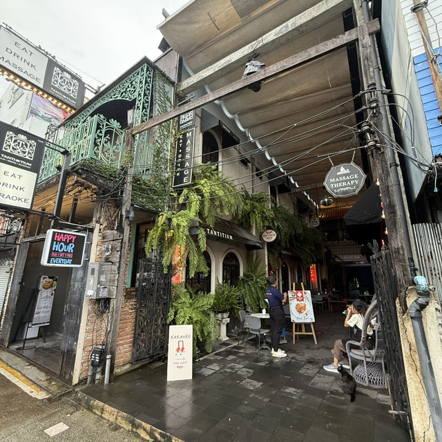 PHUKET OLD TOWN ~ lots of hippy cafes and photospots 