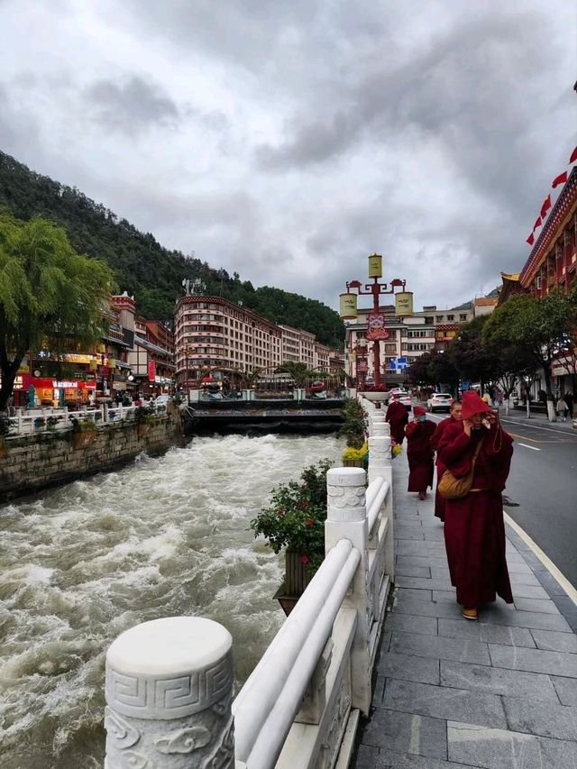 Kangding Is That Chill Mountain Town Kangding Is That Chill Mountain Town