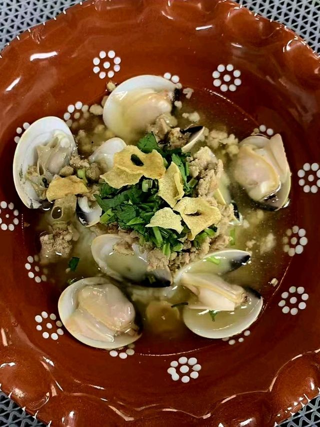 "Lisboa Bistro: A Flavorful Journey Through Portuguese-Macanese Delights!"