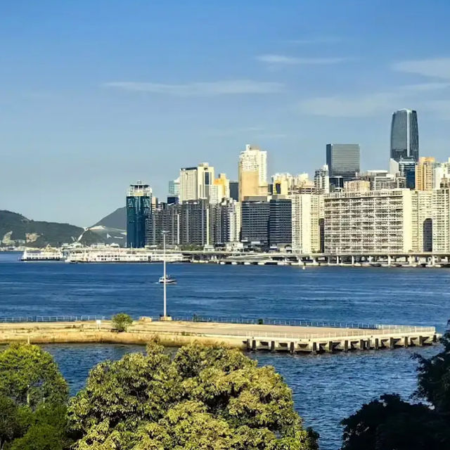 Junk Boat Cruise on Victoria Harbour – Heritage & Glam Winds