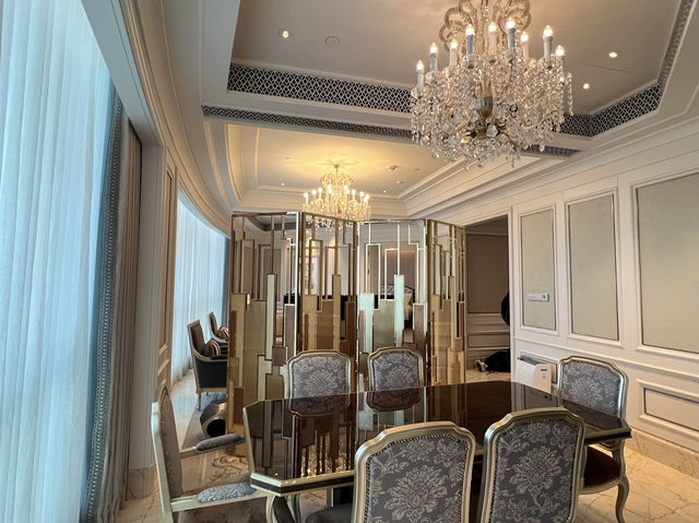 珠海瑞吉酒店- 卓越服務+無懈可擊天際泳池