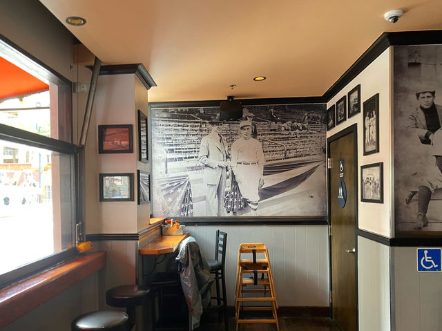 聖地牙哥教士隊看球的絕佳餐廳選擇！Lucky's Lunch Counter