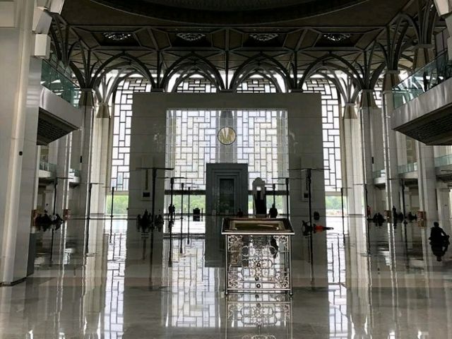 Sultan Mizan Zainal Abidin Mosque – The Iron Mosque of Putrajaya ✨