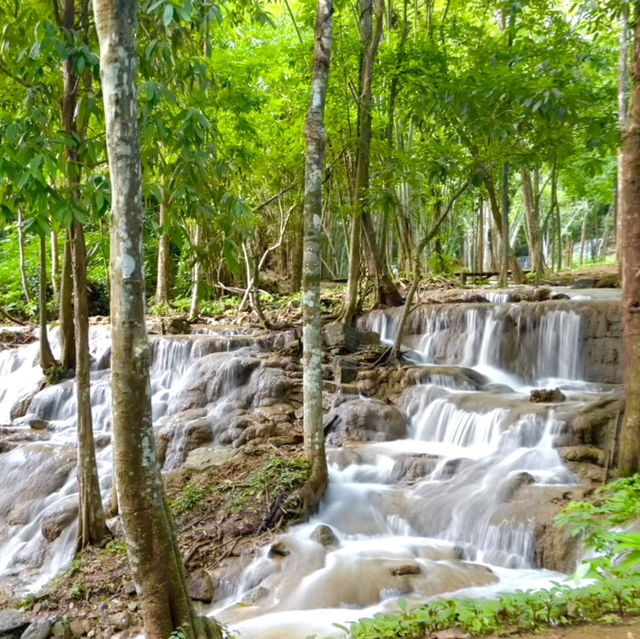 น้ำตกผาตาด จังหวัดกาญจนบุรี