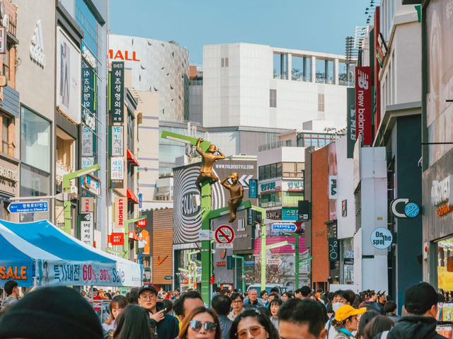 ถนนช้อปปิ้งนัมโพดง (Nampo-dong Shopping Street) ถนนช้อปปิ้งนัมโพดง (Nampo-dong Shopping Street)
